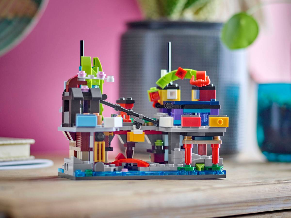 LEGO Exclusives: Micro NINJAGO CIty Markets 40706