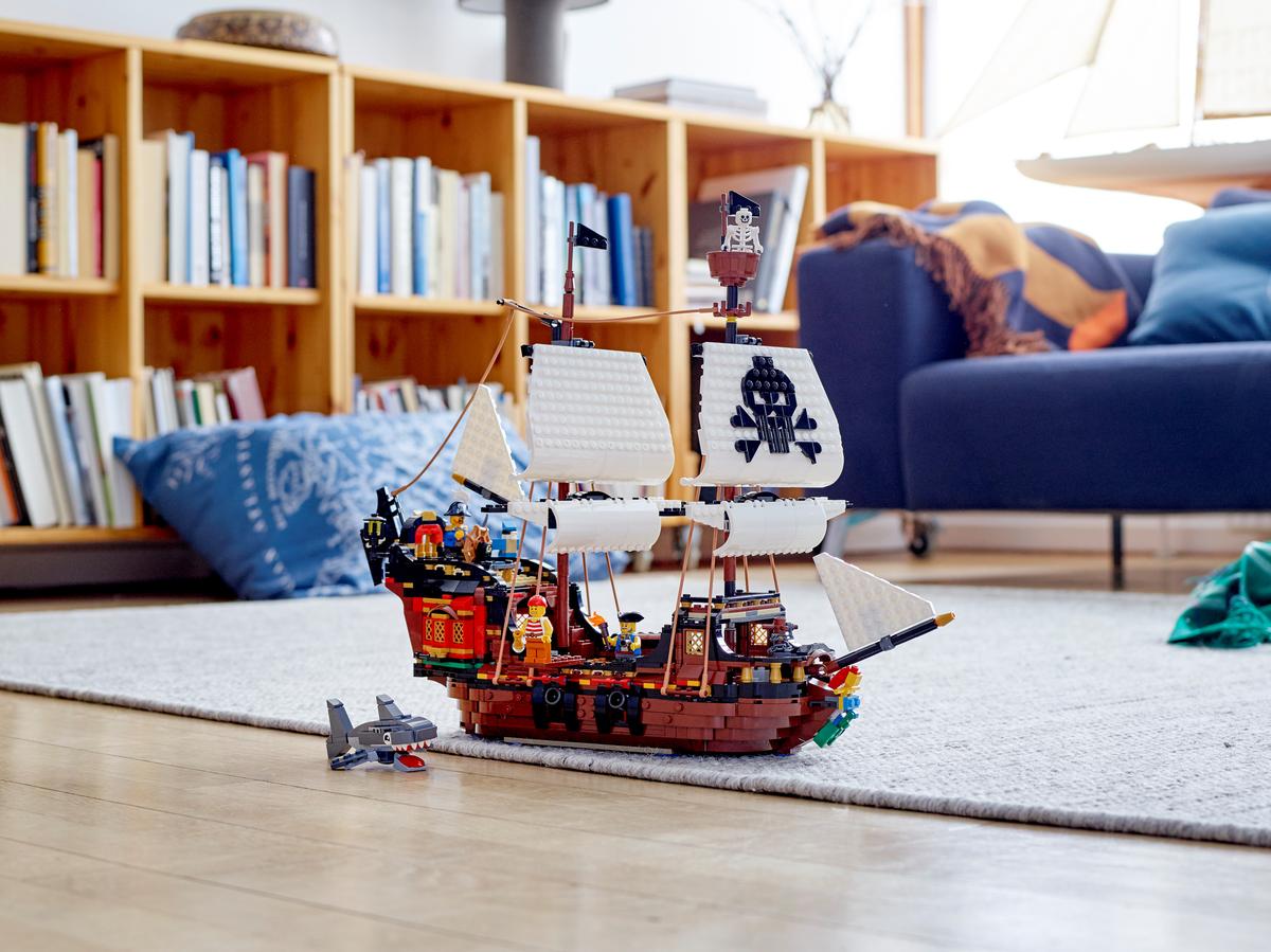 Creator 3 in 1: Pirate Ship 31109
