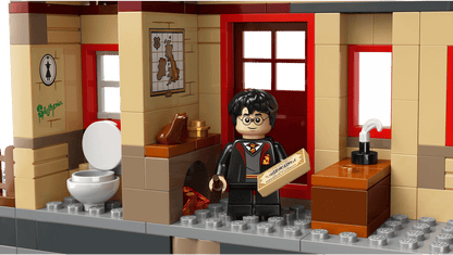 Harry Potter:  Hogwarts Express ™ Train Set with Hogsmeade Station™ 76423