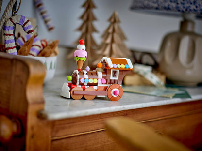 LEGO Exclusives:  Celebration Series: Gingerbread Train Ornament 40777