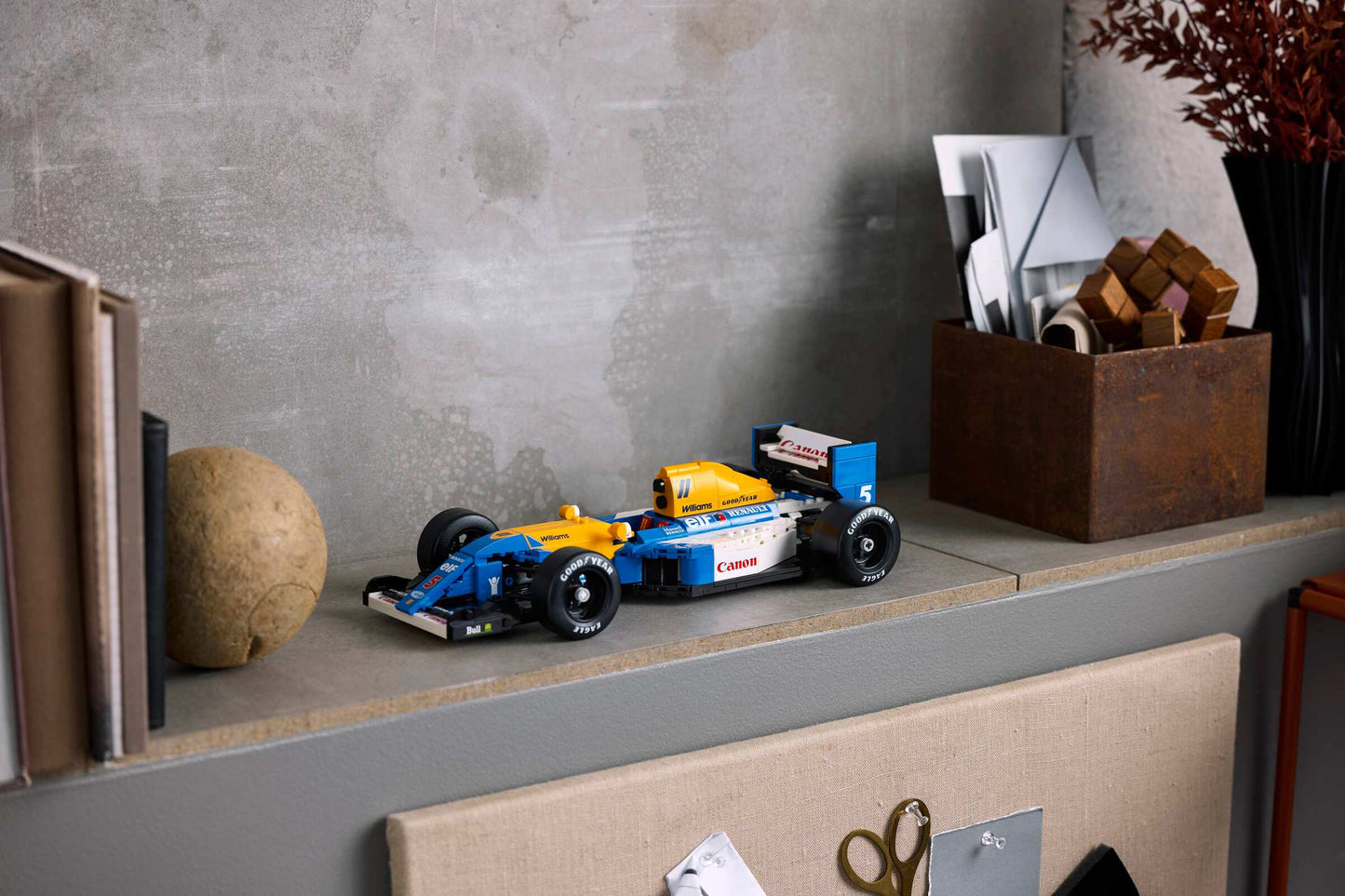 Icons: Williams Racing FW14B & Nigel Mansell 10353