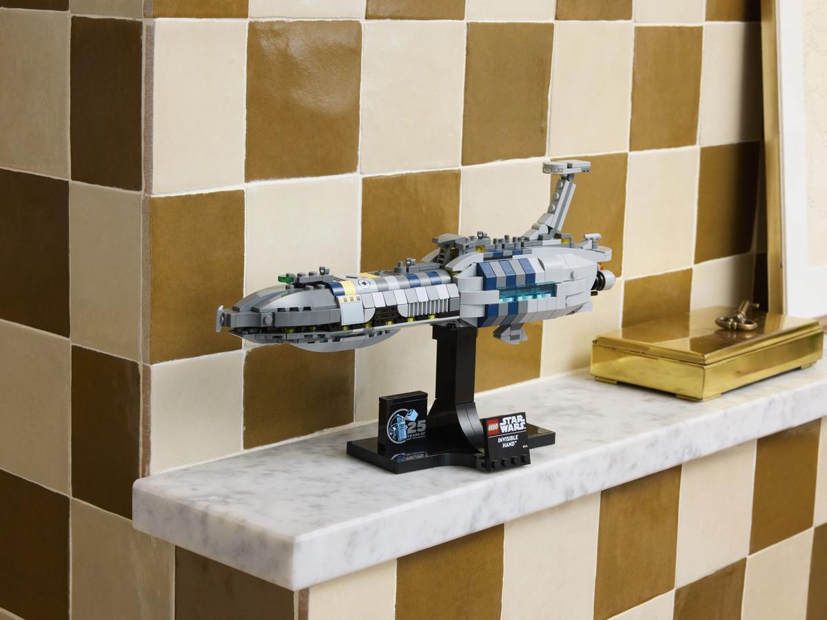 Star Wars:  Invisible Hand 75377