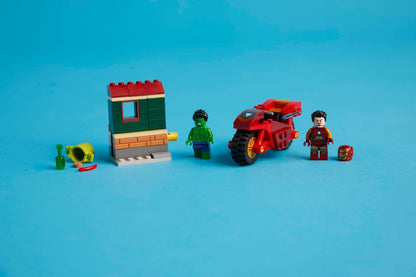 Marvel: Iron Man with Bike and The Hulk 76287