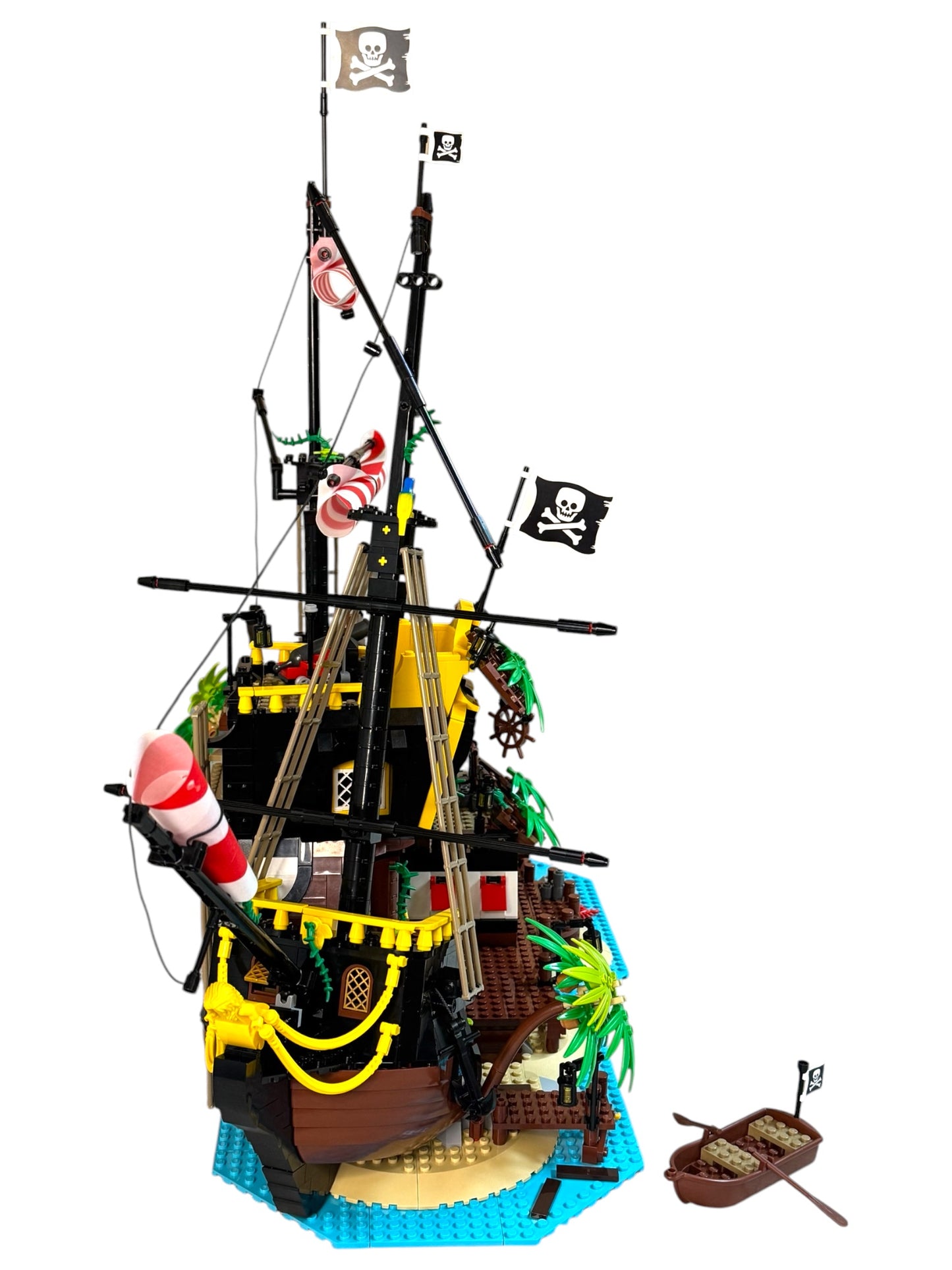 Ideas: Pirates of Barracuda Bay 21322 (Pre-Owned)
