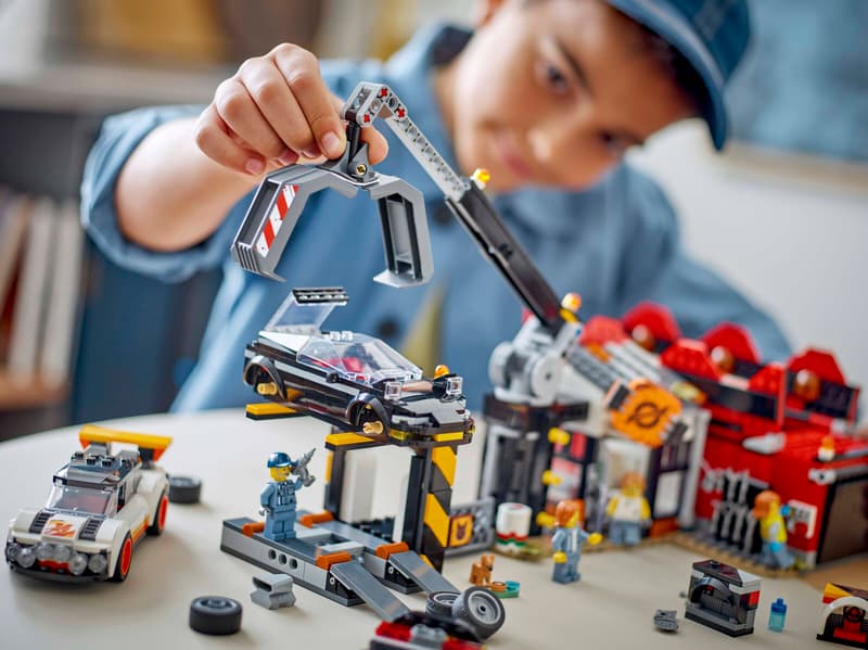 City:  Scrapyard with Cars 60472
