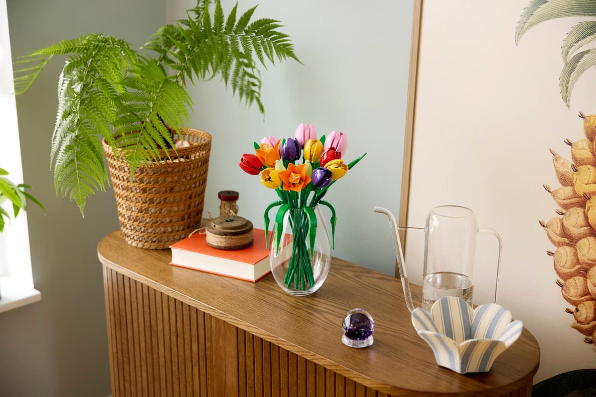 Botanicals:  Tulip Bouquet 11501